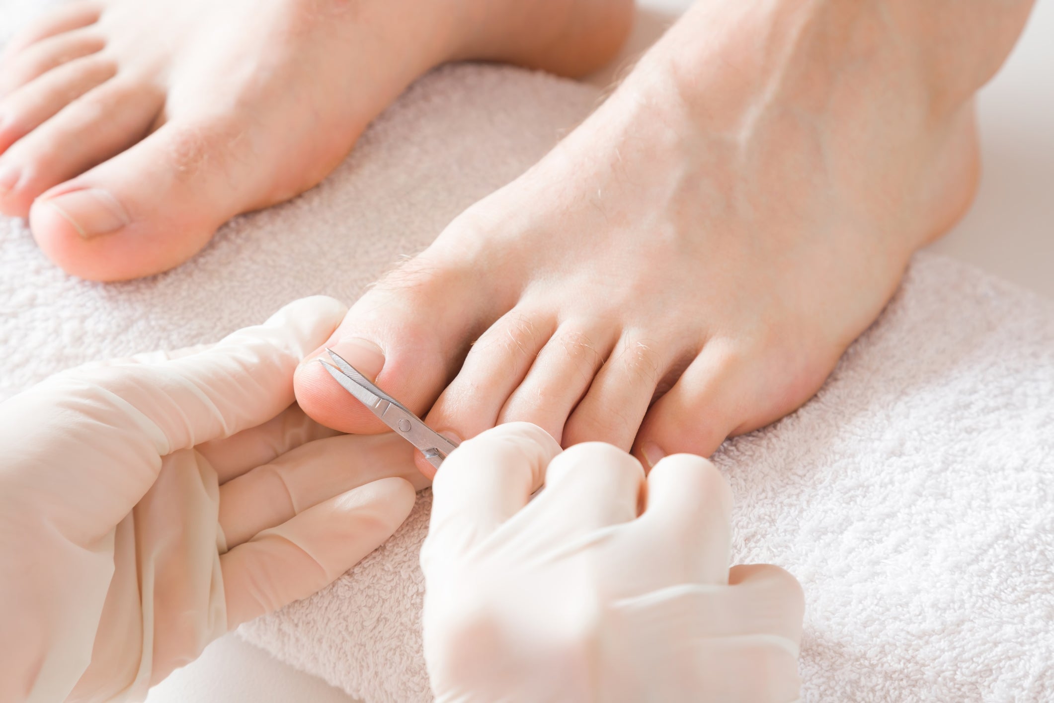Asymmetrien im Nagelwachstum